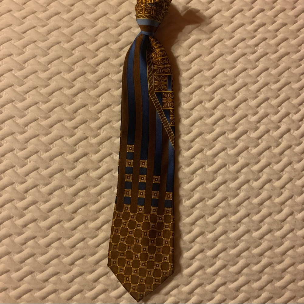 Today’s Man Fashion Men’s Dress Necktie in Straight-Line and Quadrilateral Space